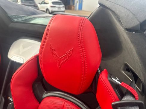 Used 2021 Chevrolet Corvette Stingray Premium Conv w/ Z51 Performance Package RWD image 19