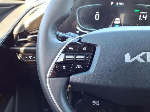 Certified 2025 Kia Niro EX image 16