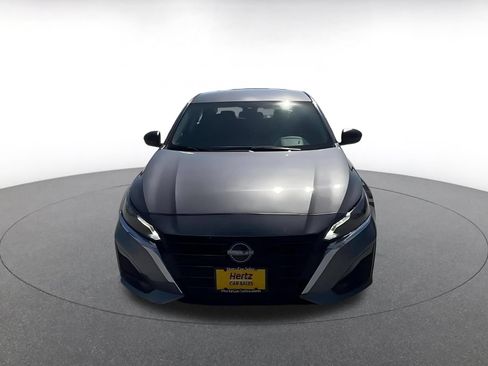 Used 2025 Nissan Altima 2.5 SV FWD image 3