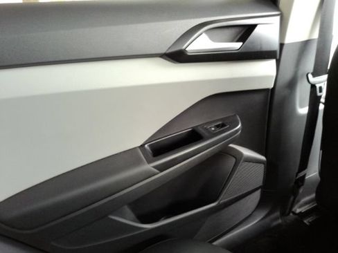 Used 2022 Volkswagen Taos SEL w/ Panoramic Sunroof Package FWD image 26