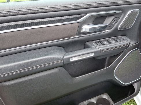 Used 2023 RAM 1500 Laramie AWD/4WD image 12
