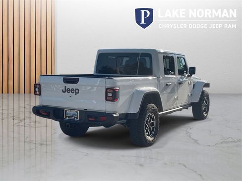 New 2025 Jeep Gladiator Rubicon image 9