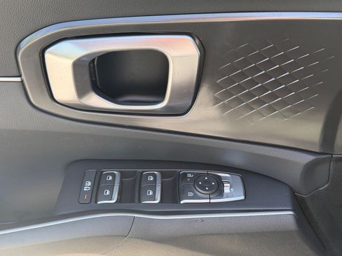 Certified 2026 Kia Sorento LX FWD image 22