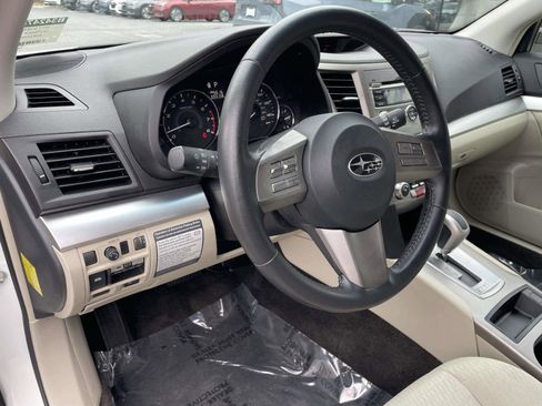 Used 2011 Subaru Outback 2.5i Premium image 14