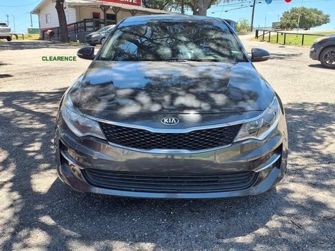 Used 2017 Kia Optima LX FWD image 2