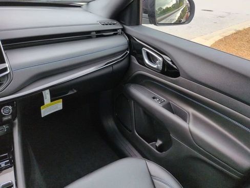 New 2026 Jeep Compass Latitude AWD/4WD image 16