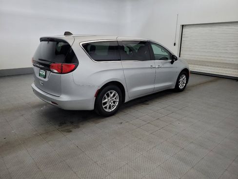 Used 2023 Chrysler Voyager LX FWD image 10
