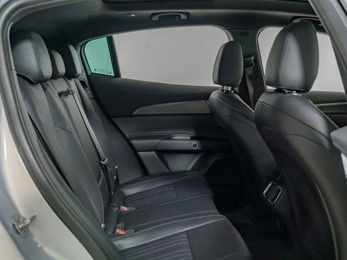 Used 2024 Maserati Grecale GT image 30