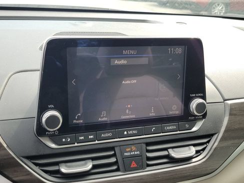 Used 2025 Nissan Altima 2.5 SV FWD image 25