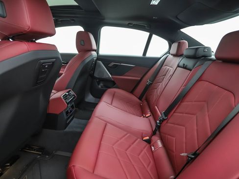 Used 2026 BMW 530i xDrive w/ M Sport Package image 23