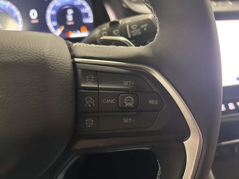 Used 2026 Jeep Grand Cherokee Altitude AWD/4WD image 17