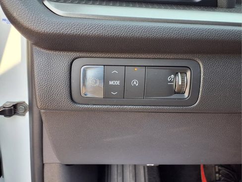 Used 2024 Chevrolet Traverse LS FWD image 19