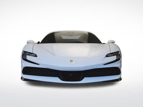 Used 2024 Ferrari SF90 Spider image 8