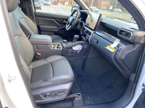 New 2024 Toyota Tacoma TRD Off-Road image 9