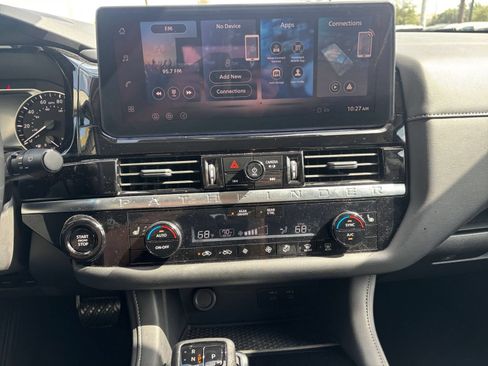 Used 2026 Nissan Pathfinder SV FWD image 17