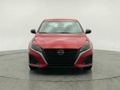 Used 2025 Nissan Altima 2.5 SV image 2