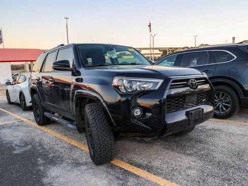 Used 2021 Toyota 4Runner SR5 image 9