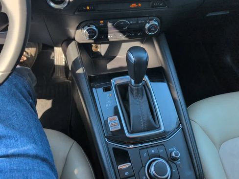 Used 2017 MAZDA CX-5 Touring image 11