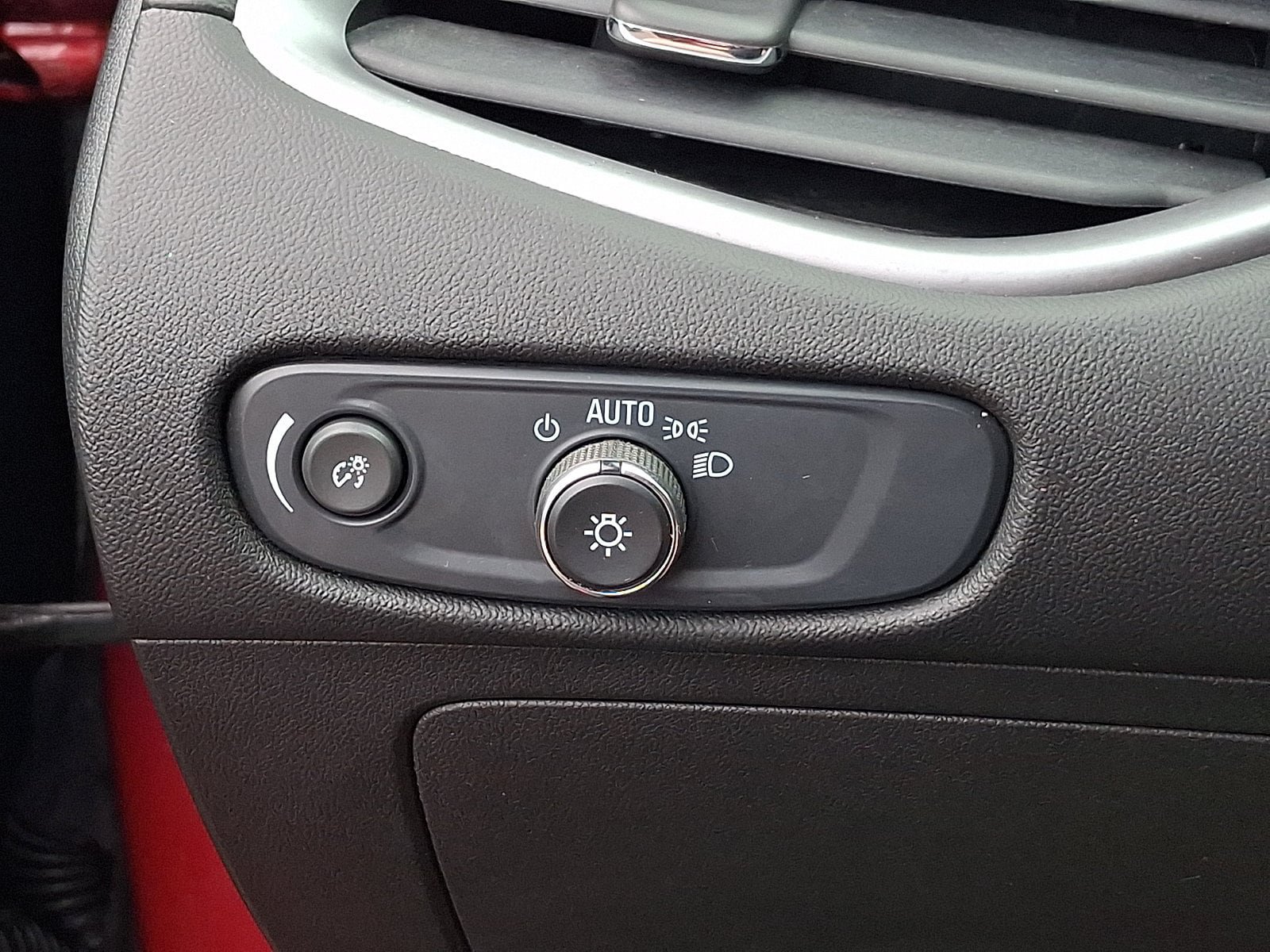 Used 2025 Chevrolet Malibu LT FWD image 25