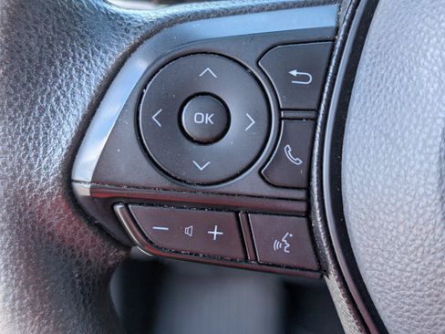 Used 2019 Toyota RAV4 XLE FWD image 19