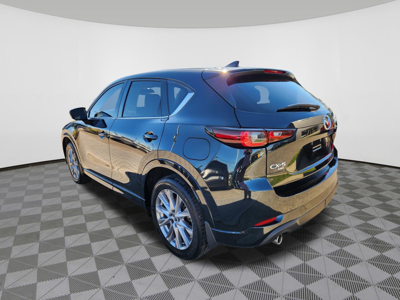 Certified 2024 MAZDA CX-5 AWD 2.5 S w/ Premium Plus Pkg image 3