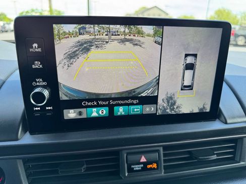 Used 2025 Honda Pilot TrailSport image 24