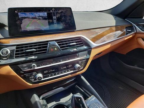 Used 2020 BMW 530i xDrive AWD/4WD image 18