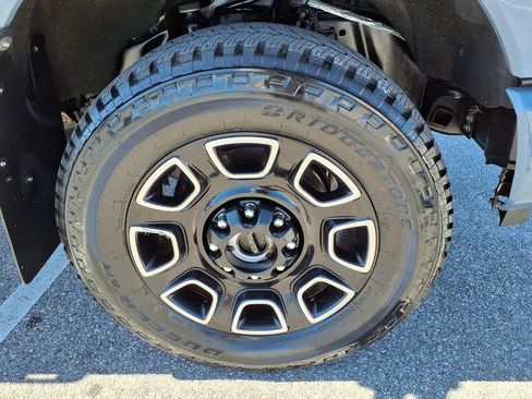 Used 2023 Ford F250 Platinum AWD/4WD image 9
