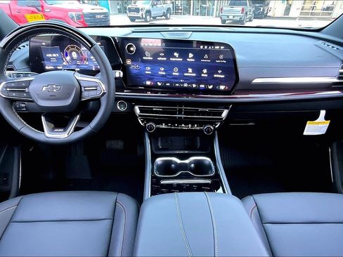 New 2026 Chevrolet Traverse Z71 w/ Enhanced Driving Package image 5