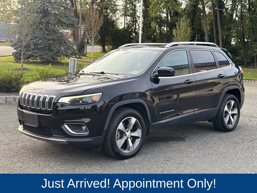 Used 2019 Jeep Cherokee Limited w/ Luxury Group AWD/4WD image 3