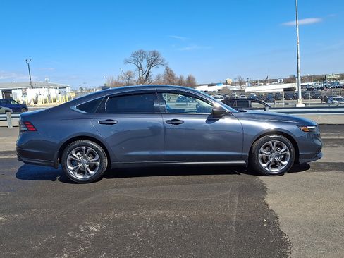Used 2023 Honda Accord EX image 7