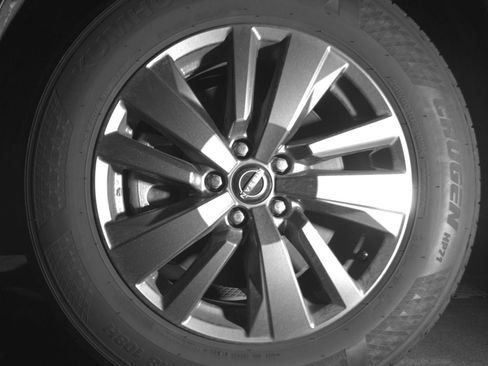 Used 2025 Nissan Pathfinder SV FWD image 11