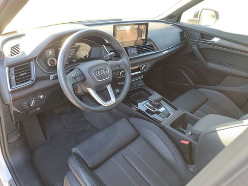 Used 2023 Audi Q5 2.0T Prestige w/ Prestige Package image 5