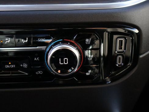 New 2026 GMC Sierra 2500 SLT w/ SLT Convenience Package image 39