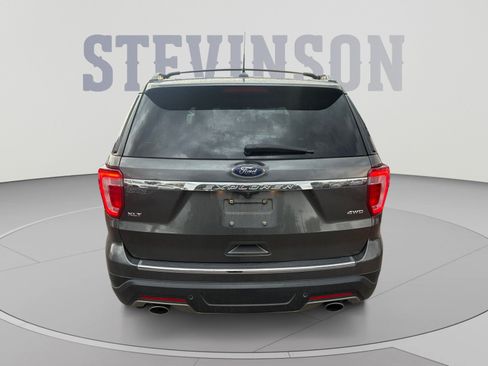Used 2018 Ford Explorer XLT w/ Equipment Group 202A AWD/4WD image 4