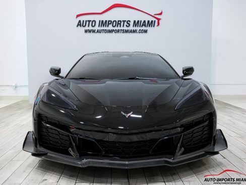 Used 2025 Chevrolet Corvette Z06 RWD image 32