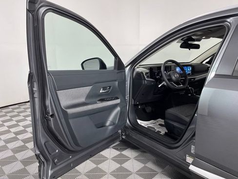 Used 2026 Nissan Kicks SV FWD image 18