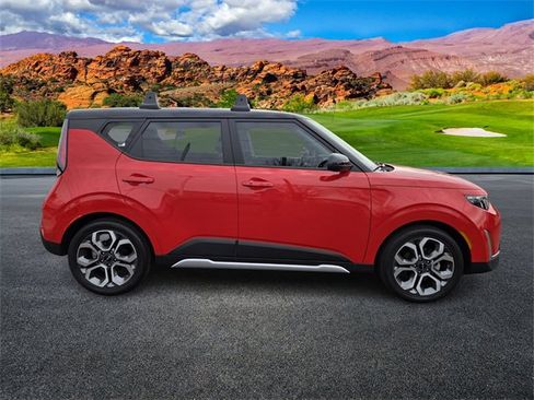 Certified 2025 Kia Soul EX image 3