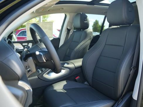 Certified 2026 Mercedes-Benz GLS 450 4MATIC image 40