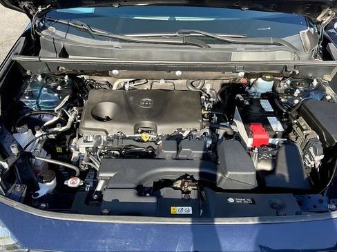 Used 2024 Toyota RAV4 XLE FWD image 32
