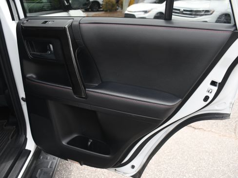 Certified 2024 Toyota 4Runner TRD Off-Road Premium w/ Moonroof Package AWD/4WD image 20
