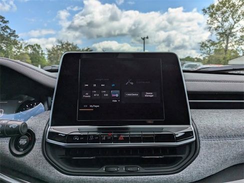 New 2025 Jeep Compass Sport image 18