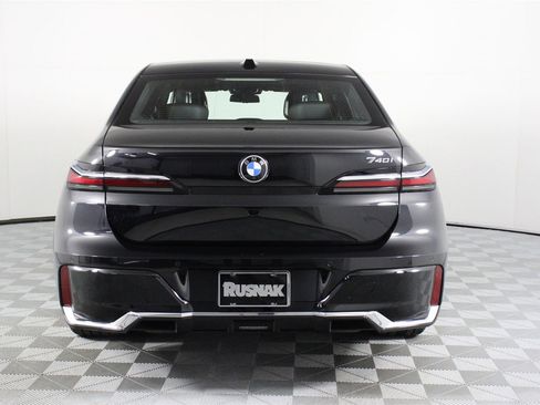 Used 2025 BMW 740i image 5
