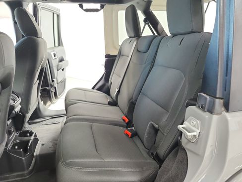 Used 2021 Jeep Wrangler Unlimited Sahara w/ LED Lighting Group image 31