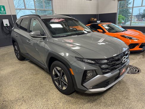 Used 2025 Hyundai Tucson SEL FWD image 3
