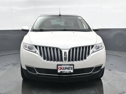 Used 2015 Lincoln MKX AWD w/ Equipment Group 102A image 5