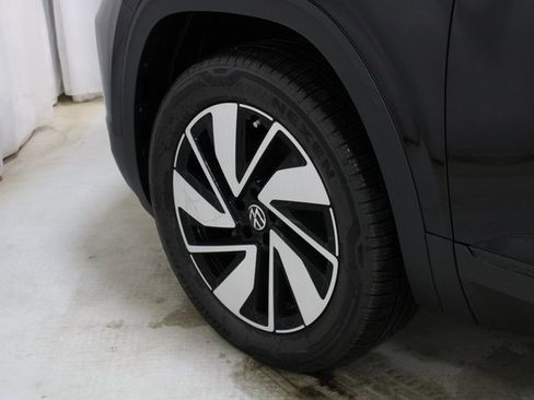 New 2026 Volkswagen Atlas SE image 29
