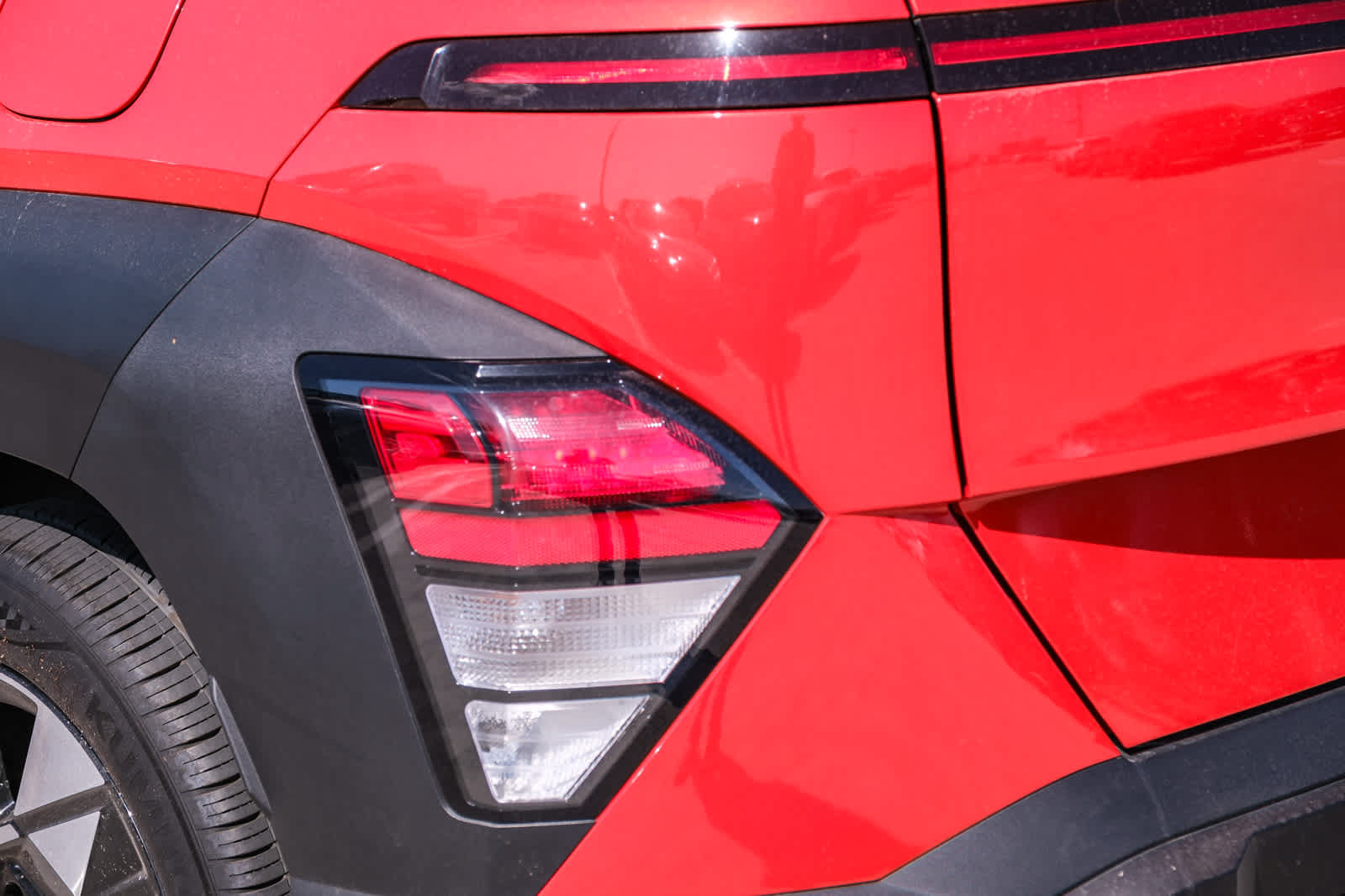 Used 2024 Hyundai Kona SEL w/ Convenience Package FWD image 7