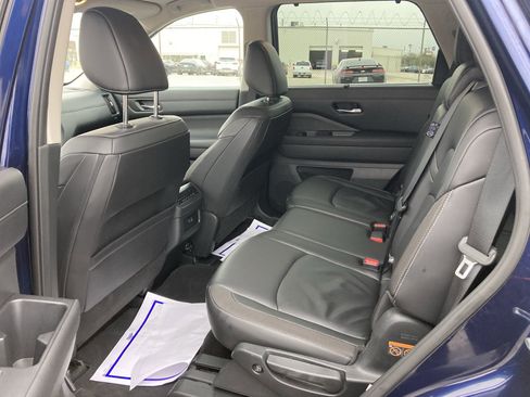 Used 2025 Nissan Pathfinder SL image 26