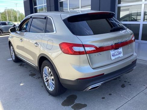 Used 2017 Lincoln MKX Select w/ Select Plus Package AWD/4WD image 10